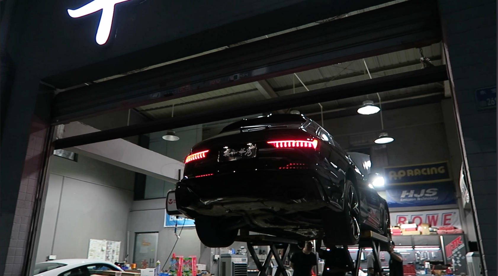 奥迪Audi RS6升级催化头段+前管